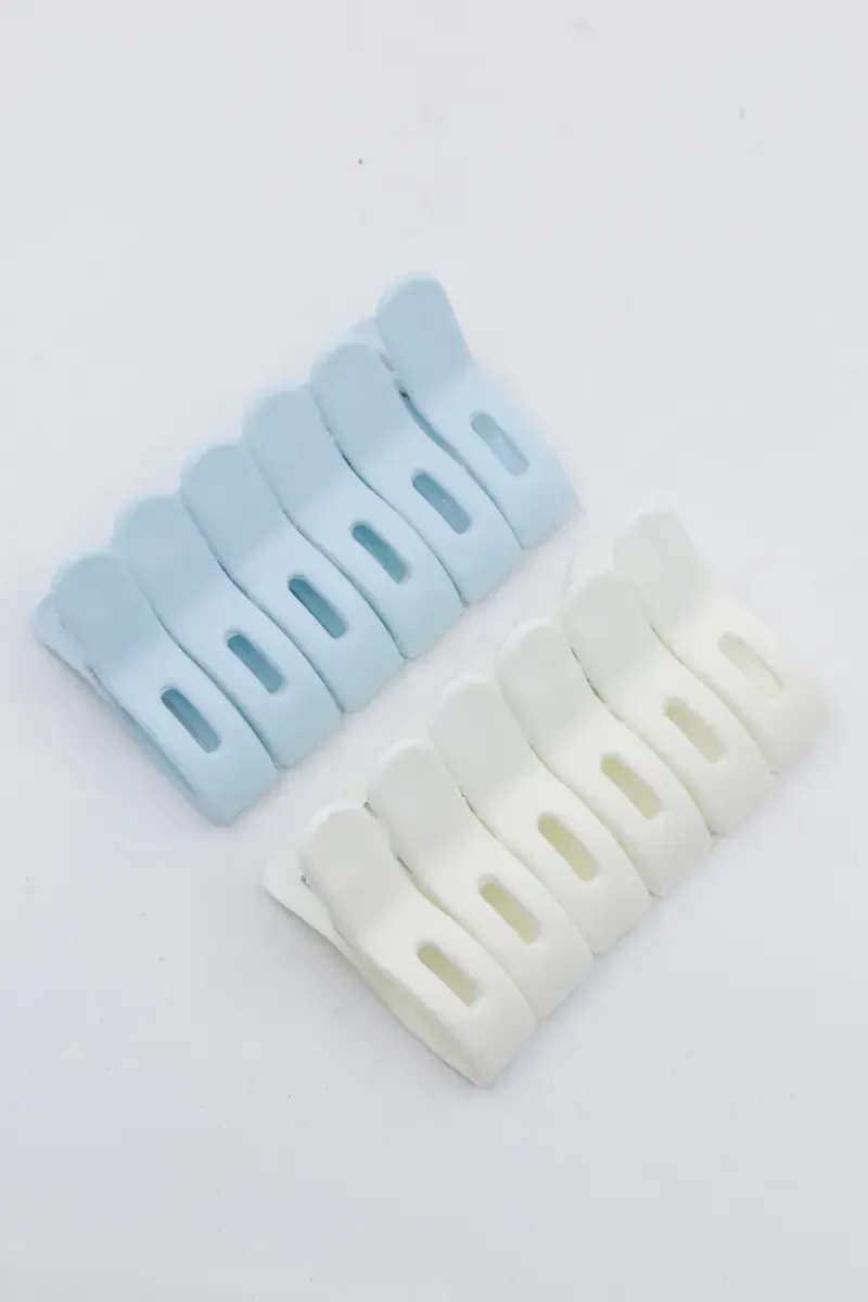 Plastic Cloth Hanging Clips - 12 Pcs