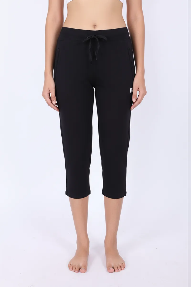 Cotton Lycra Blend Solid Capri for Women 020702BLAXXL