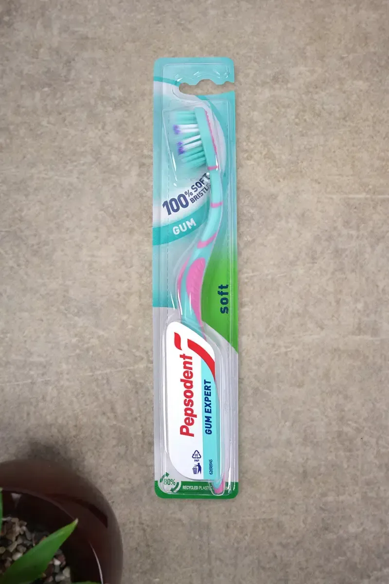 Pepsodent Gum Expert Soft Tooth Brush