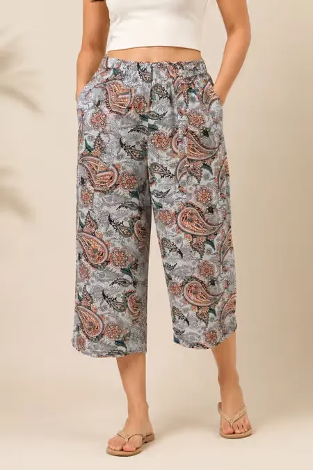 Polyester Paisley Printed Capris for Women