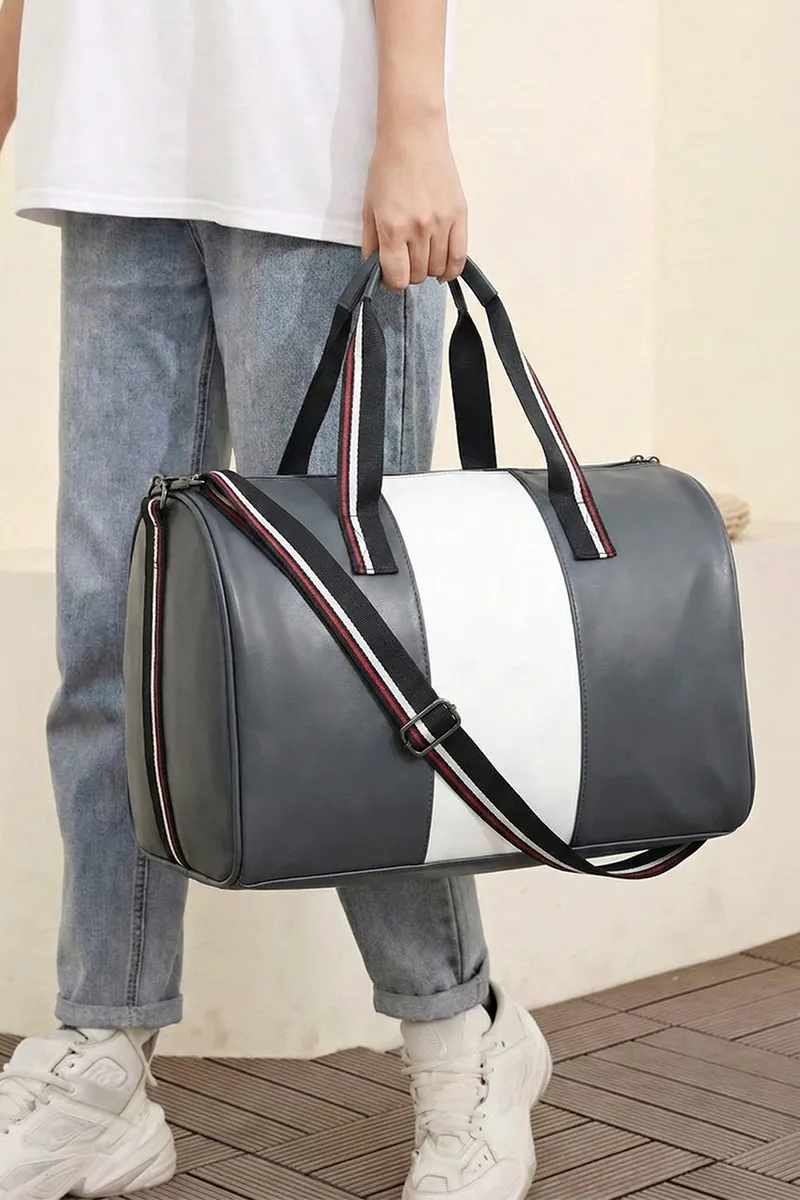 Unisex Colorblock Travel Duffle Bag – Stylish and Practical Travel Companion