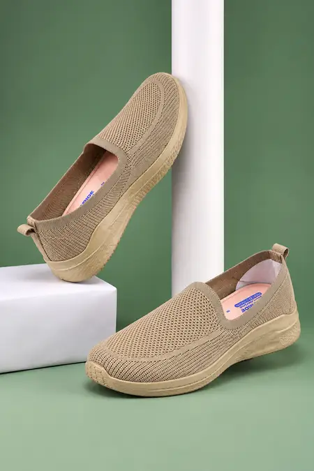 Women's Slip-On Walking Shoes