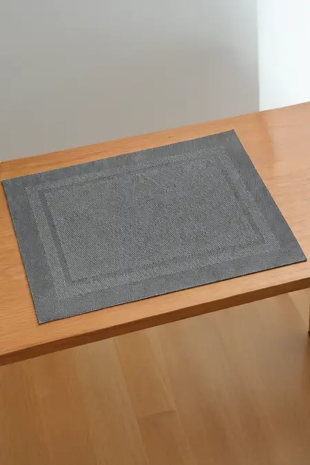Plastic Dining Table Mat - 45 x 30 Cm
