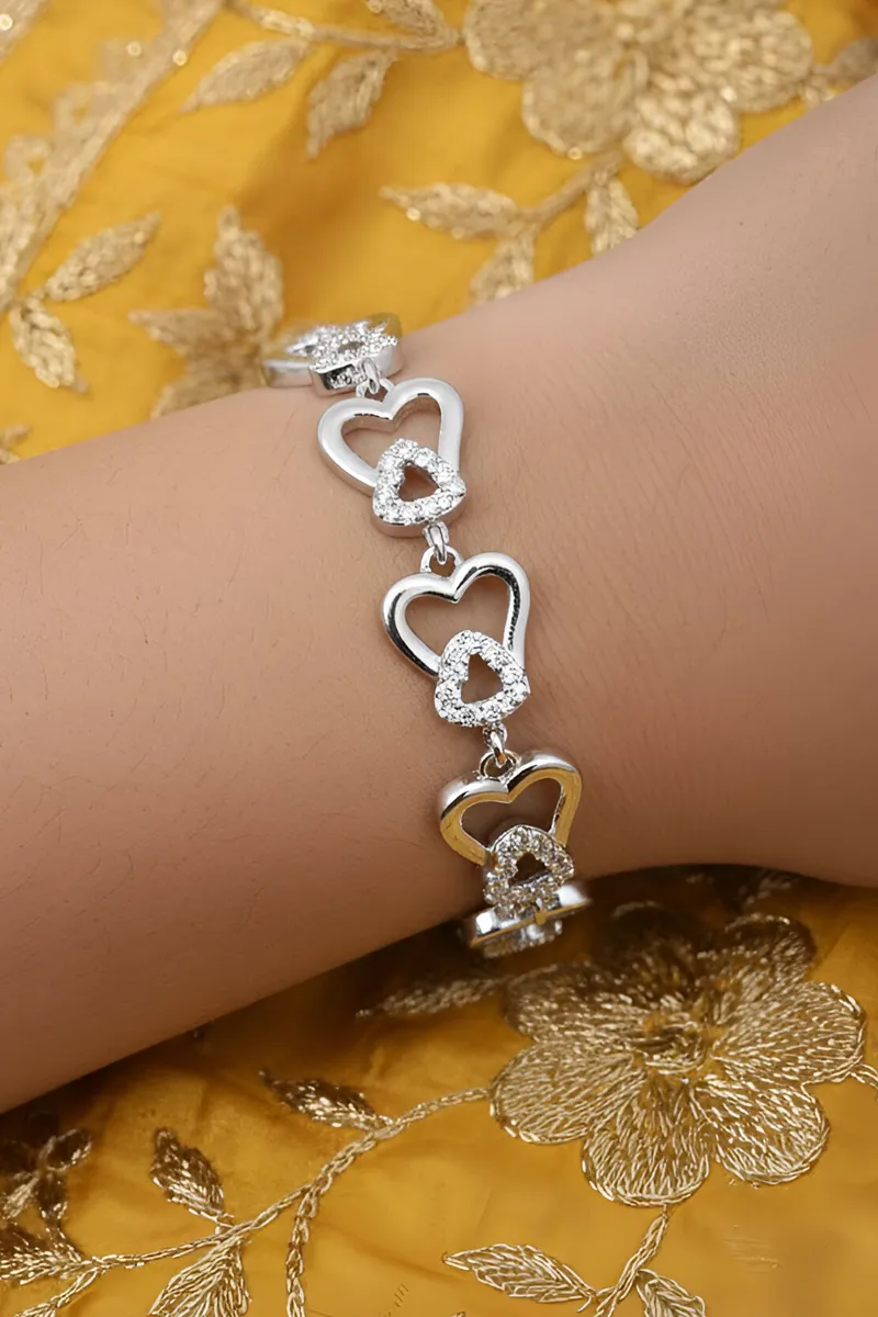 Silver Heart Link Design Bracelet for Women